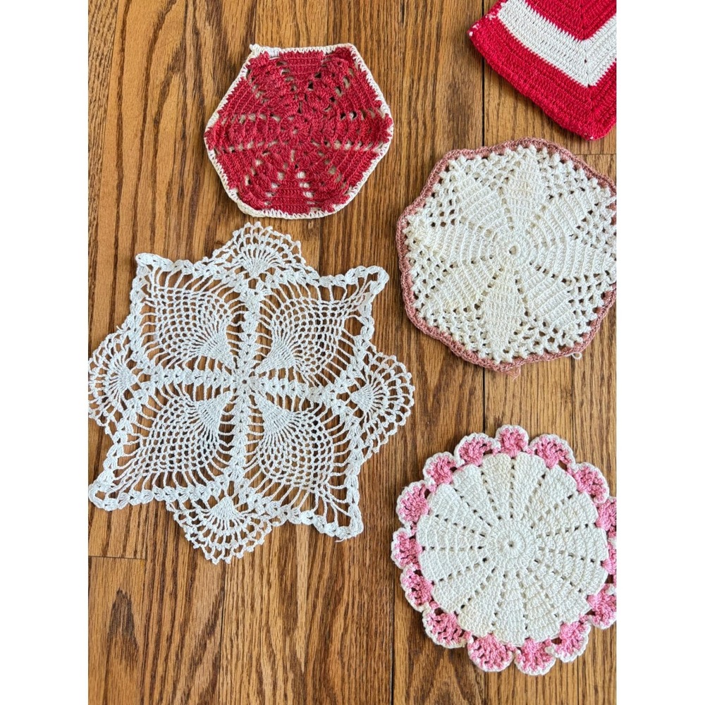 Vintage Handmade Crochet Doilies Pot Holders Lot 9pc Red Green White Lace - Picture 3 of 5